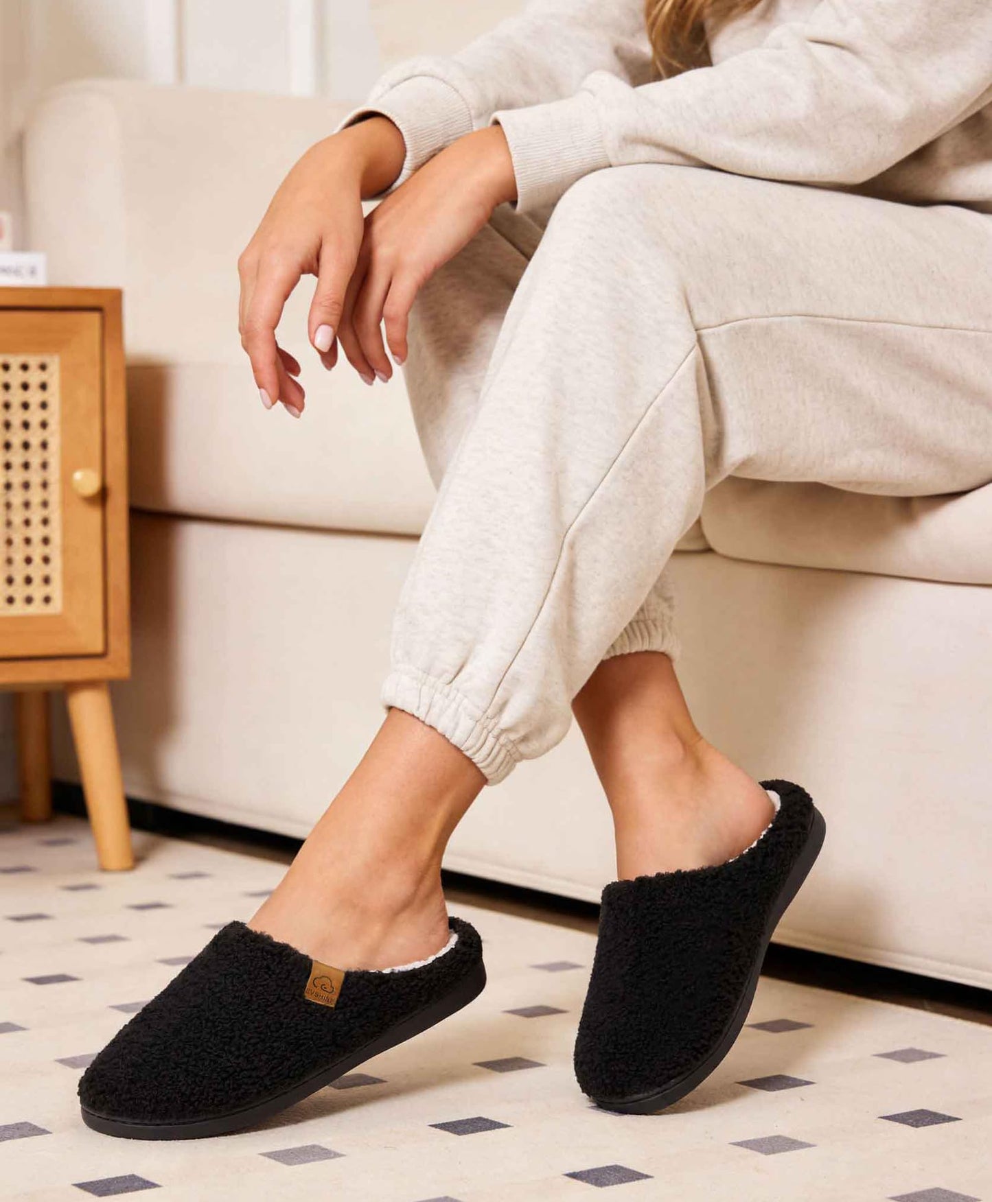 Evshine Memory Foam Fuzzy Slippers for Women Curly Fleece House Shoes Cozy Warm Indoor Slip on